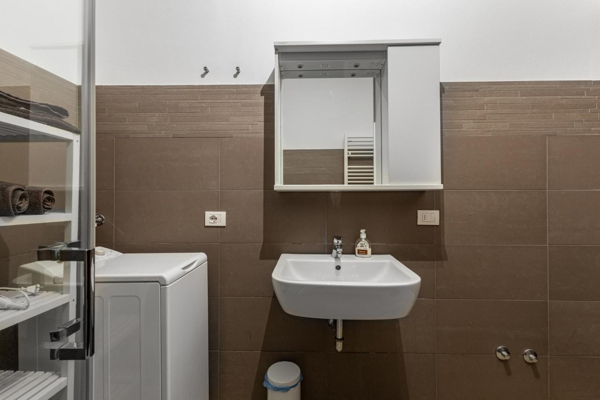 Monolocale Con Balcone Self Check In Sempione *